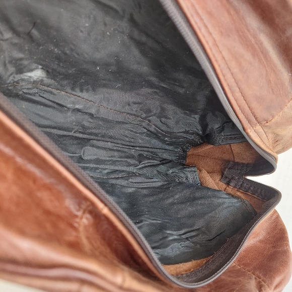 Leather Toiletry Bag - Picture 4 of 4